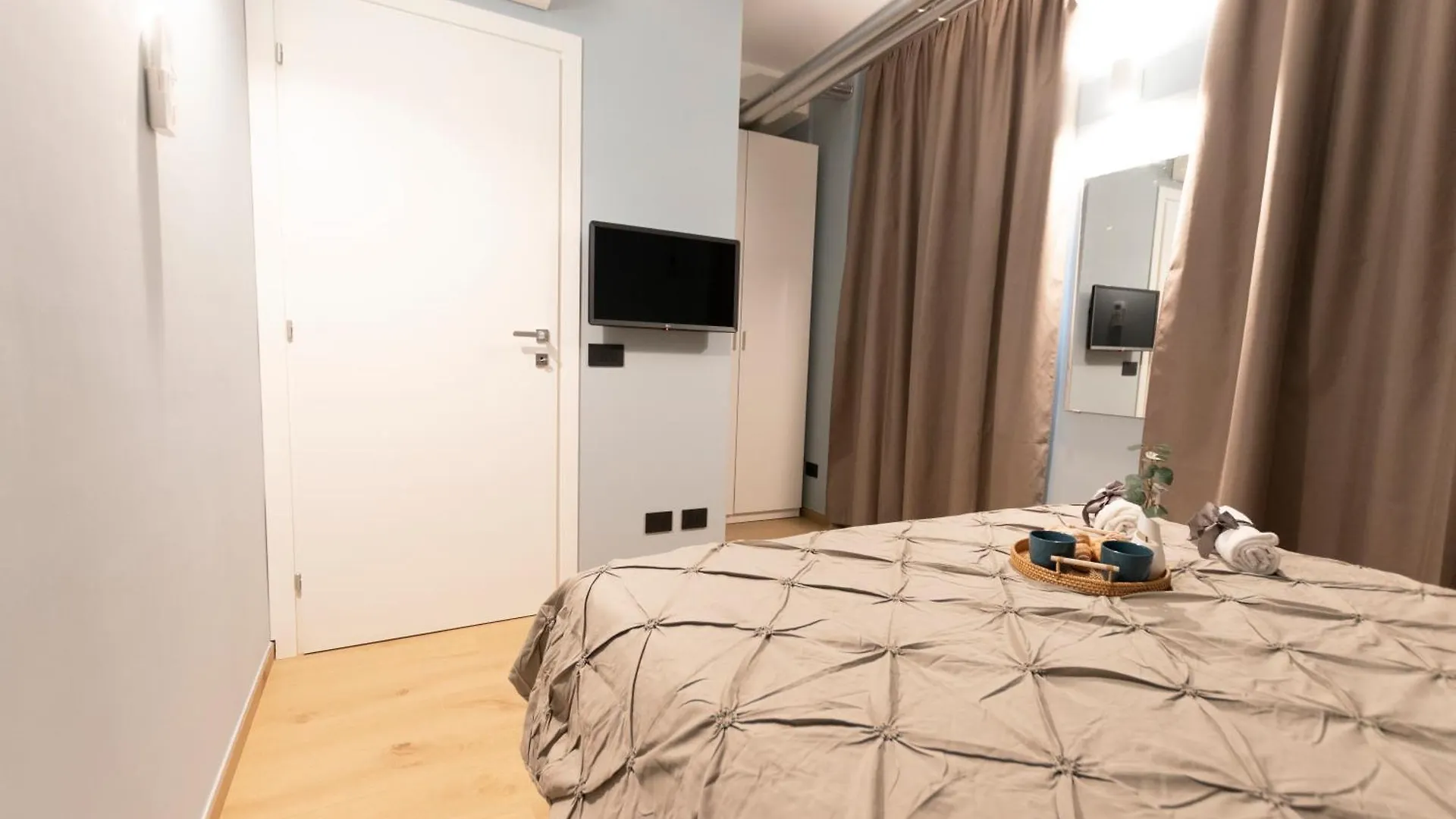 Apartament Ihost Luxury -Free Parking- Plana 6 Mediolan 0*,