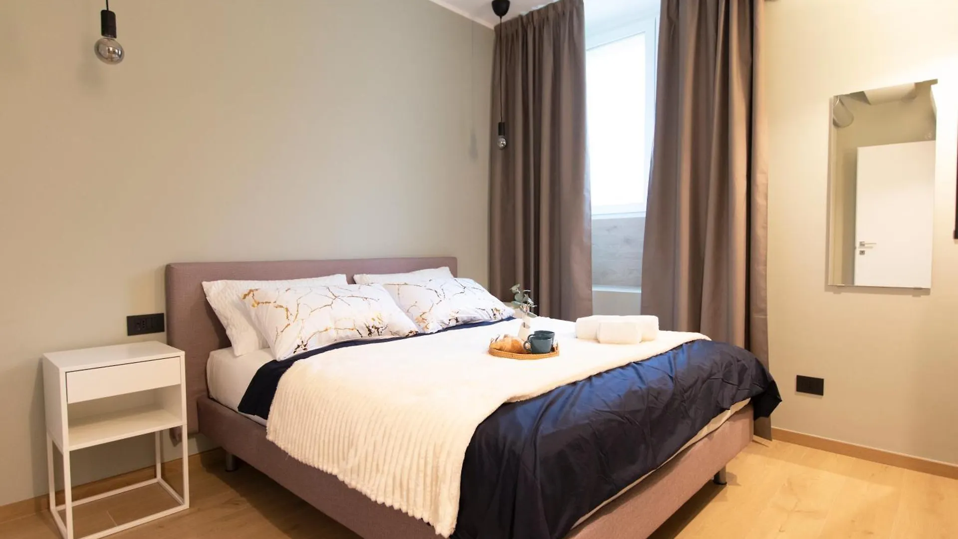 Apartament Ihost Luxury -Free Parking- Plana 6 Mediolan